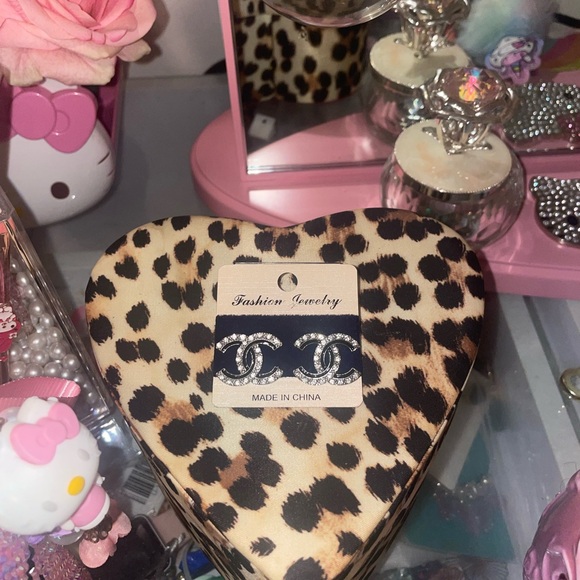 🆕 fashion earrings 🤩 - Picture 3 of 7